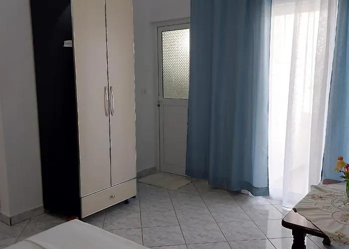 ゲストハウス Shpetim Sarandë