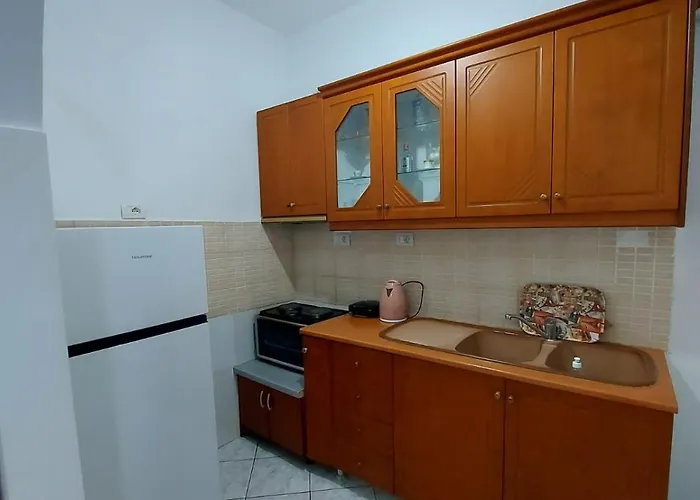 Shpetim ゲストハウス Sarandë